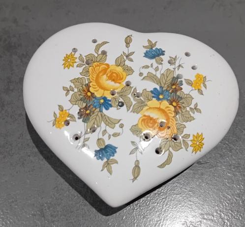 Hartvormig geurdoosje, keramiek, 9.5x8.5x2.5 cm, Antiek en Kunst, Antiek | Keramiek en Aardewerk, Ophalen of Verzenden