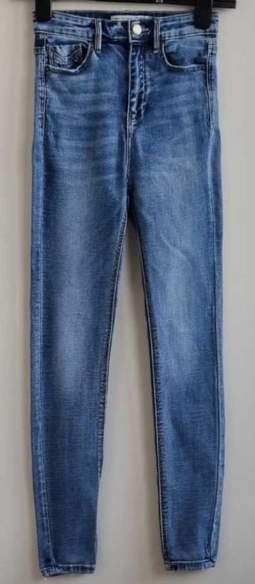 Stadivarius super high waiste stretchy jeans mt. 34