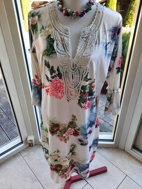 Mooie jurk K-DESIGN - XL, Kleding | Dames, Jurken, Zo goed als nieuw, Maat 42/44 (L), Overige kleuren, Onder de knie, Ophalen of Verzenden