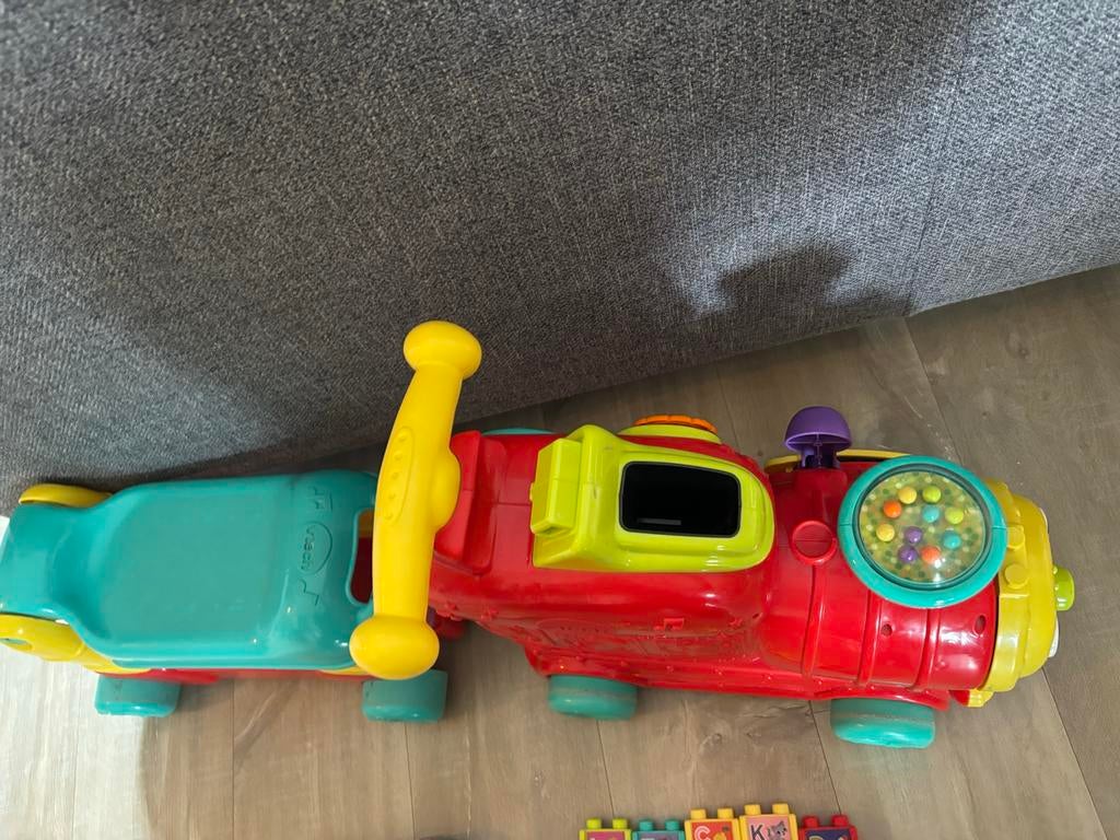Vtech Rijd & Leer Letterlocomotief, Ophalen, Zo goed als nieuw, Overige typen, Met licht