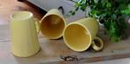 3 gele mokken - bekers - Just mugs - England (geel schijnt s, Gebruikt, Keramiek, Ophalen of Verzenden, Overige stijlen