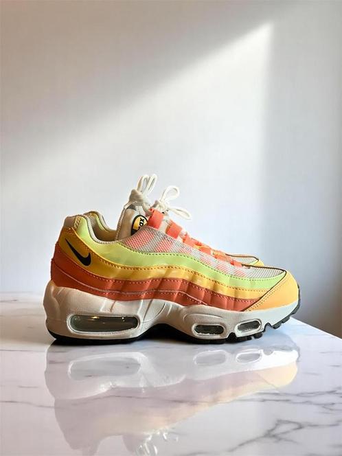 Nike Air Max 95 “Atomic Pink”, Kleding | Dames, Schoenen, Zo goed als nieuw, Sneakers of Gympen, Roze, Ophalen of Verzenden