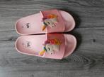 Roze unicorn slippers maat 32, Verzenden, Zo goed als nieuw, Meisje