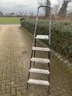 Huishoud trap 5 treden, Ophalen, Zo goed als nieuw