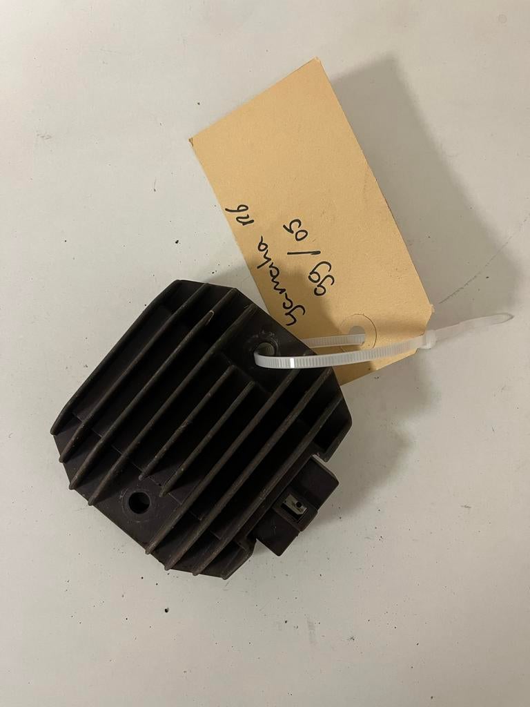 Spanningsregelaar Yamaha R6 '99-'02, Gebruikt, Ophalen of Verzenden, X, X