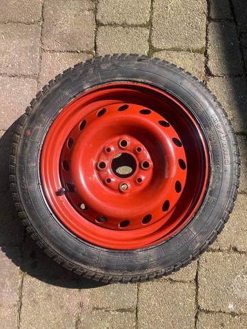 Reservewiel maat 135/70R13 beschikbaar voor biedingen