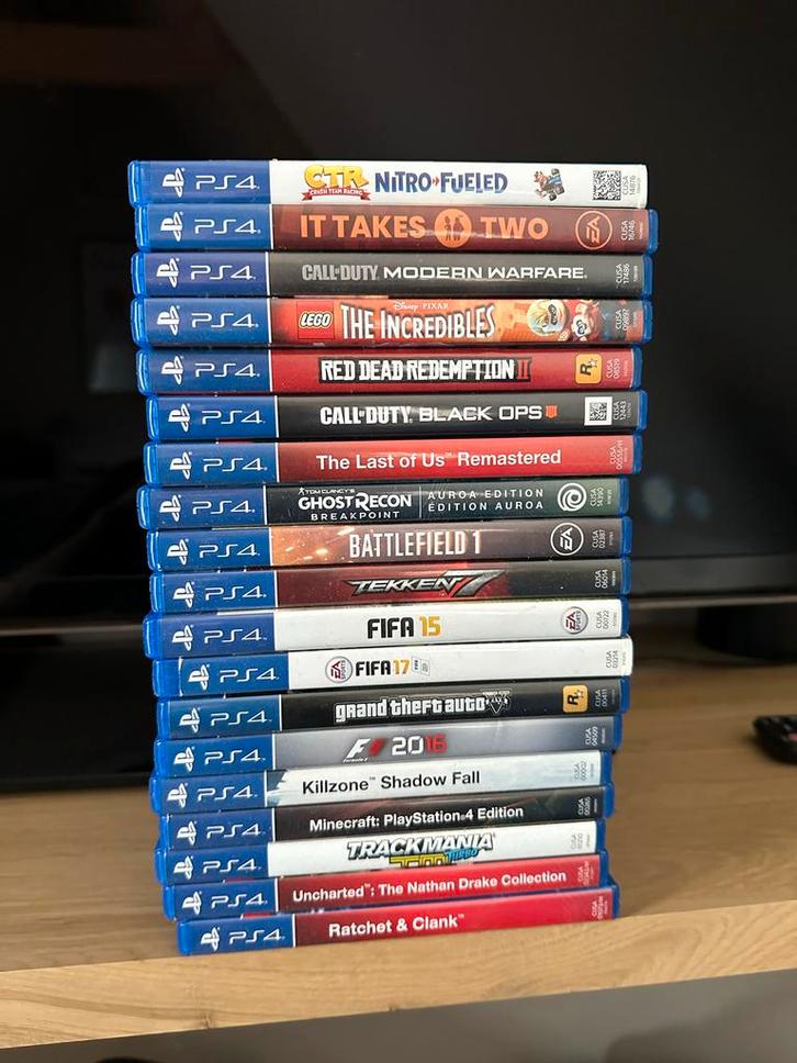 PS4 Pro + 19 Games, Headset & Harde Schijf, Spelcomputers en Games, Spelcomputers | Sony PlayStation 4, Gebruikt, Pro, 1 TB, Met 1 controller