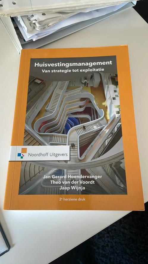 Jan Gerard Hoendervanger - Huisvestingsmanagement, Boeken, Studieboeken en Cursussen, Zo goed als nieuw, Overige niveaus, Ophalen of Verzenden