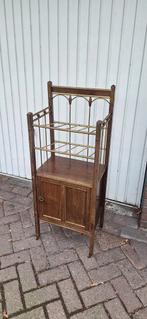 Een zeldzame Art nouveau tijdschriftenrek, Ophalen