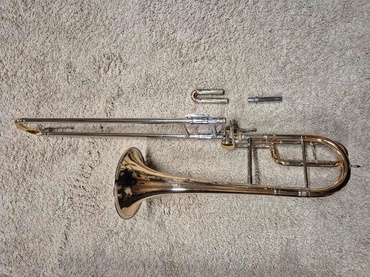 Thein alt trombone + ventiel en accessoires, Muziek en Instrumenten, Blaasinstrumenten | Trombones, Ophalen