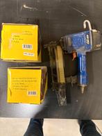 Schiethamer, merk Duofast in goede staat Krammen 25 en 32 mm, Ophalen, Gebruikt