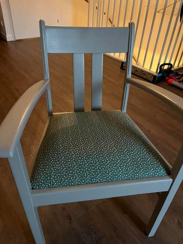 Klassieke stoel beschikbaar voor biedingen