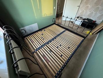 Zwart-mat metaal bedframe