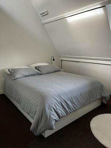 Ikea Double Bed and Mattress beschikbaar voor biedingen