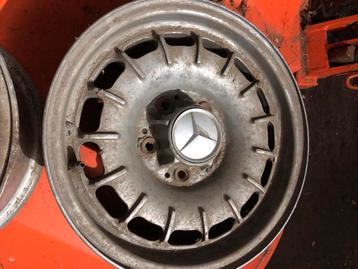 Mercedes 123 velgen  beschikbaar voor biedingen