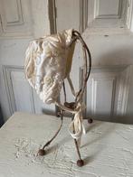 Antieke satijnen kinder bonnet met belijning, Antiek en Kunst, Ophalen of Verzenden