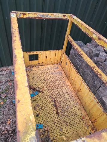 Manbak - Veilig werken op hoogte beschikbaar voor biedingen