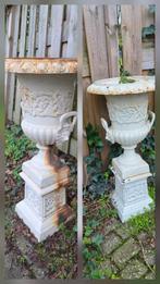 Set gietijzeren antieke tuinvazen op sokkel 1 meter hoog, Ophalen