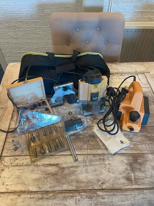 Einhell elektrische schaafmachine / Kantenfrees, Doe-het-zelf en Verbouw, Gereedschap | Freesmachines, Zo goed als nieuw, Bovenfrees