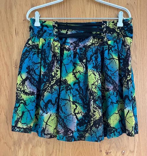 Gerimpelde korte rok met tropische print | H&M (40), Kleding | Dames, Rokken, Zo goed als nieuw, Maat 38/40 (M), Groen, Boven de knie