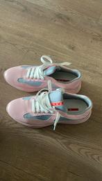 Prada schoenen, Prada, Ophalen of Verzenden, Roze, Sneakers of Gympen