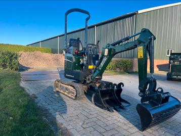 Grondwerk van klein tot groot beschikbaar voor biedingen