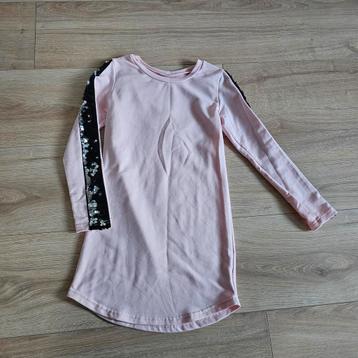 Jurk met pailetten maat 134 beschikbaar voor biedingen