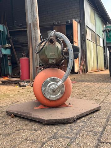  hooischudder, cultivator, wijdesleep, hydrofoor pomp beschikbaar voor biedingen
