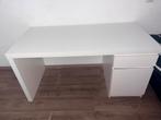 Stijlvol wit bureau van IKEA, Ophalen, Zo goed als nieuw