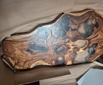 Nieuwe Balinees Mahonie boomstamtafel epoxy mat beschikbaar voor biedingen