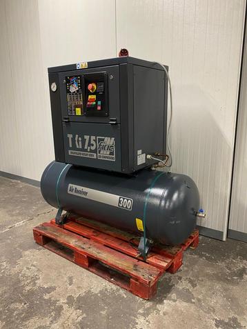 Schroefcompressor 5.5kW 650 l/min 320 uur! beschikbaar voor biedingen
