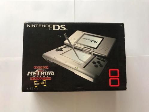 Nintendo DS in doos + metroid prime hunters, Spelcomputers en Games, Spelcomputers | Nintendo DS, Zo goed als nieuw, DS Lite, Zilver