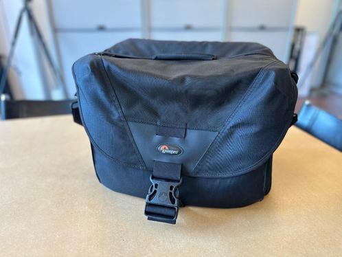 Lowepro Stealth Reporter D550 AW, Audio, Tv en Foto, Fotografie | Fototassen, Zo goed als nieuw, Schoudertas, Lowepro, Ophalen of Verzenden