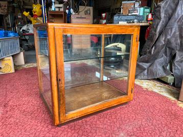Antieke toonbank vitrine - Gebr. Bouter - Rotterdam/Den Haag beschikbaar voor biedingen