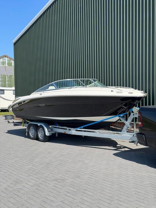 Sea Ray 220 Sun Sport, Watersport en Boten, Speedboten, Gebruikt, 6 meter of meer, Benzine, 200 pk of meer, Polyester, Binnenboordmotor