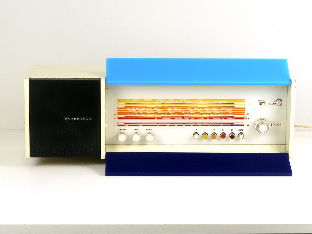 Spectra Futura M radio by Raymond Loewy voor nordmende, Ophalen of Verzenden, Radio