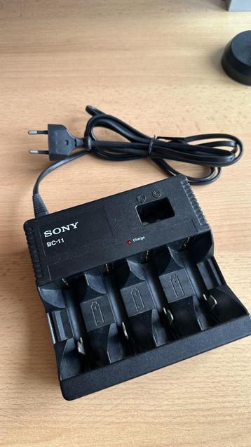 Sony BC-11 oplader voor AA, AAA, 9V én C/D batterijen beschikbaar voor biedingen