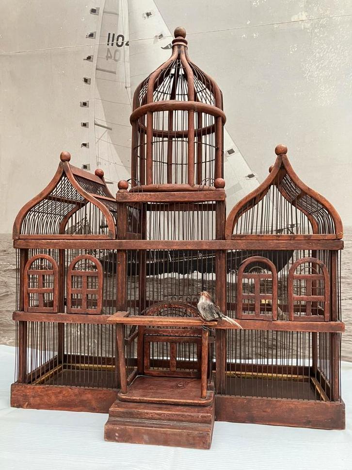 Antieke grote vogelkooi 90/70cm in hout en metaal, Antiek en Kunst, Antiek | Woonaccessoires, Ophalen