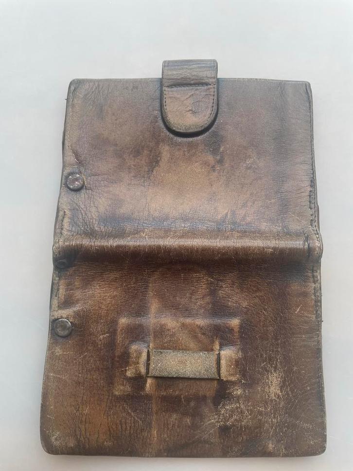 Oude leren beurs / portemonnee, Sieraden, Tassen en Uiterlijk, Portemonnees, Gebruikt, Overige merken, Bruin, Leer, Ophalen