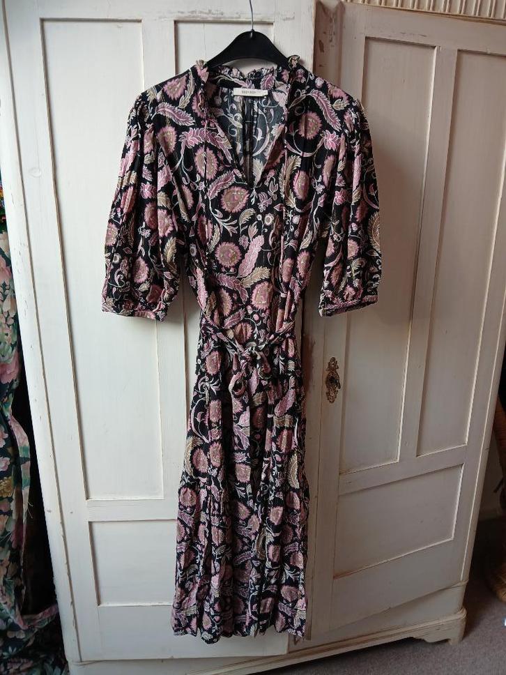 Mooie Sissy Boy jurk, maat m., Kleding | Dames, Jurken, Zo goed als nieuw, Maat 38/40 (M), Zwart, Onder de knie, Ophalen of Verzenden