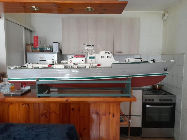 Prachtige zeer grote P6092 Dachs Torpedo Snellboot RTR, Hobby en Vrije tijd, Modelbouw | Boten en Schepen, Zo goed als nieuw, 1:32 tot 1:50