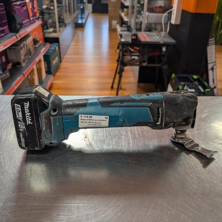 Makita DTM51Z accu Multitool 18V incl 18V 5.0 ah accu, Doe-het-zelf en Verbouw, Gereedschap | Zaagmachines, Zo goed als nieuw