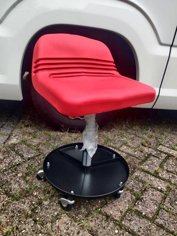 ** MONTEURS STOEL ** In hoogte verstelbaar met gaslift ** beschikbaar voor biedingen