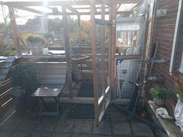 Buitenverblijf katten of vogels beschikbaar voor biedingen