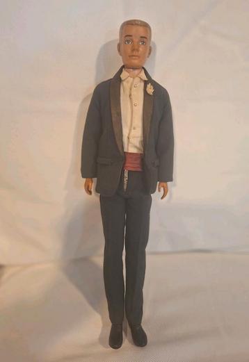 Vintage Ken Pop in Smoking beschikbaar voor biedingen