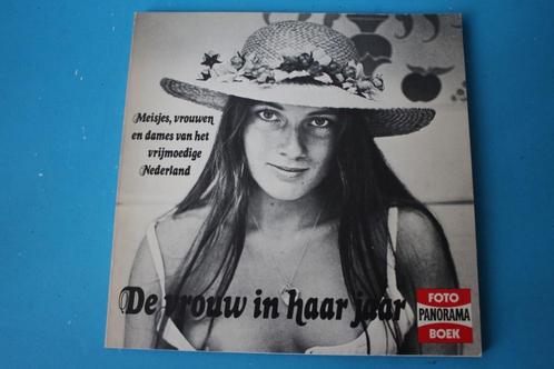 PANORAMA fotoboek – De vrouw in het jaar 1975 – Dolle Mina’s, Verzamelen, Retro, Ophalen of Verzenden