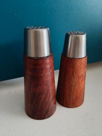 Vintage teak houten peper en zout stel met rvs dop. beschikbaar voor biedingen