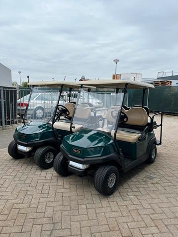 2 stuks electrische zeer jonge golfkarren clubcar tempo beschikbaar voor biedingen