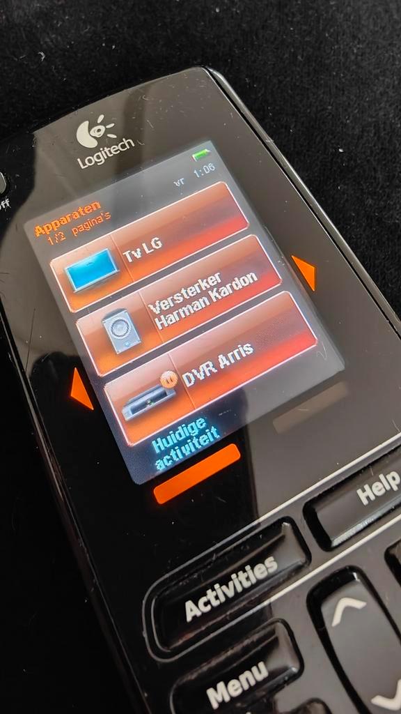 Logitech Harmony One - ZGAN met oplaadstation Touchscreen, Audio, Tv en Foto, Afstandsbedieningen, Zo goed als nieuw, Universeel