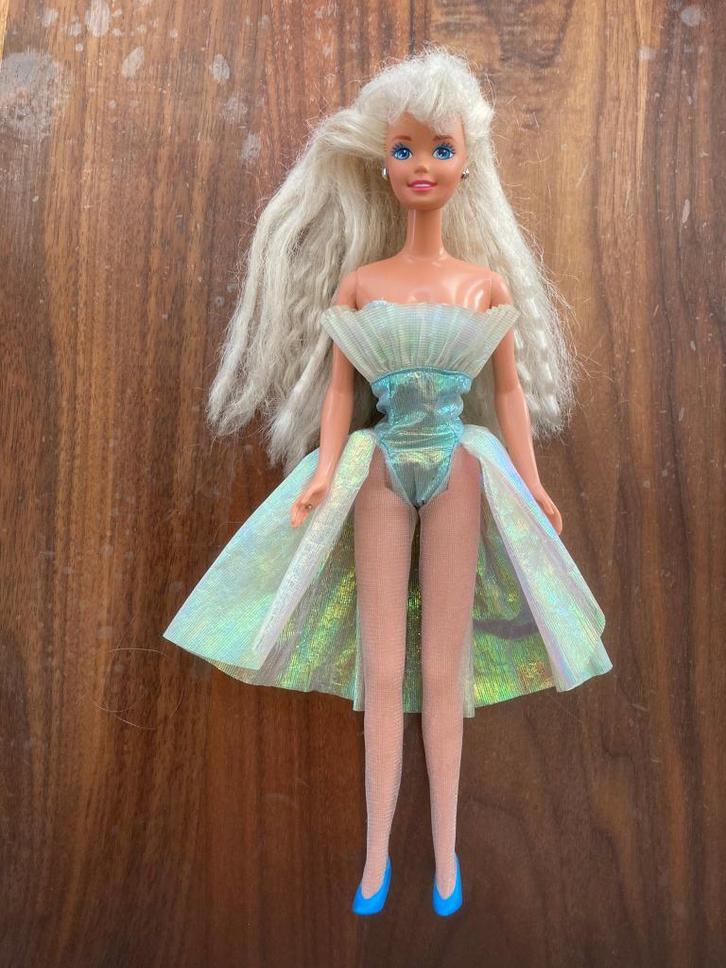 Barbie vintage glitter en glamour jurk en panty schoenen!, Kinderen en Baby's, Speelgoed | Poppen, Zo goed als nieuw, Barbie, Ophalen of Verzenden